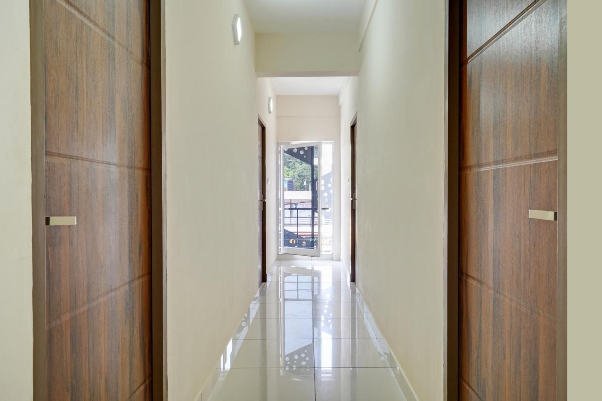 Gypsy Hotel Cusat Kochi Bagian luar foto