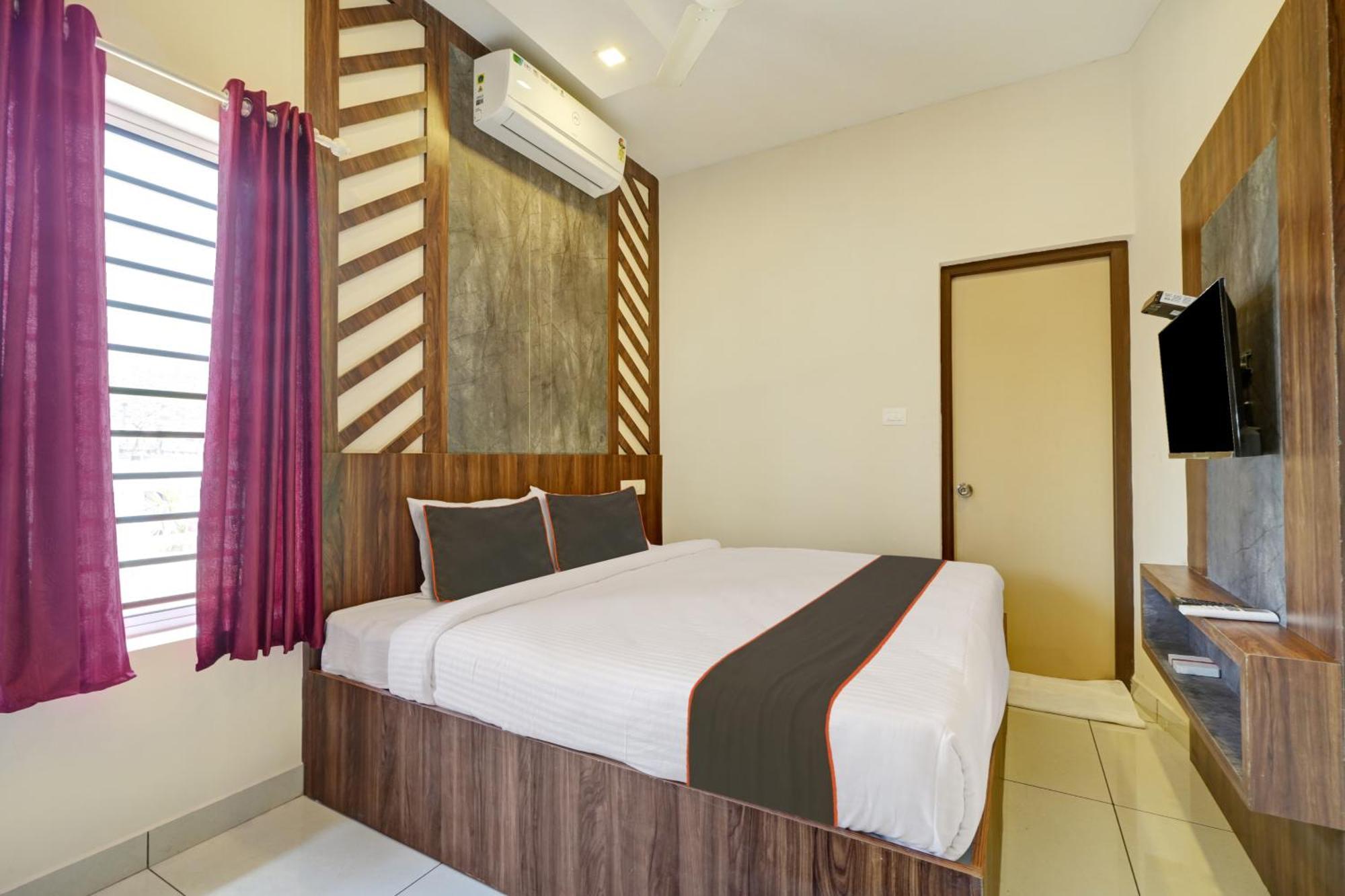 Gypsy Hotel Cusat Kochi Bagian luar foto