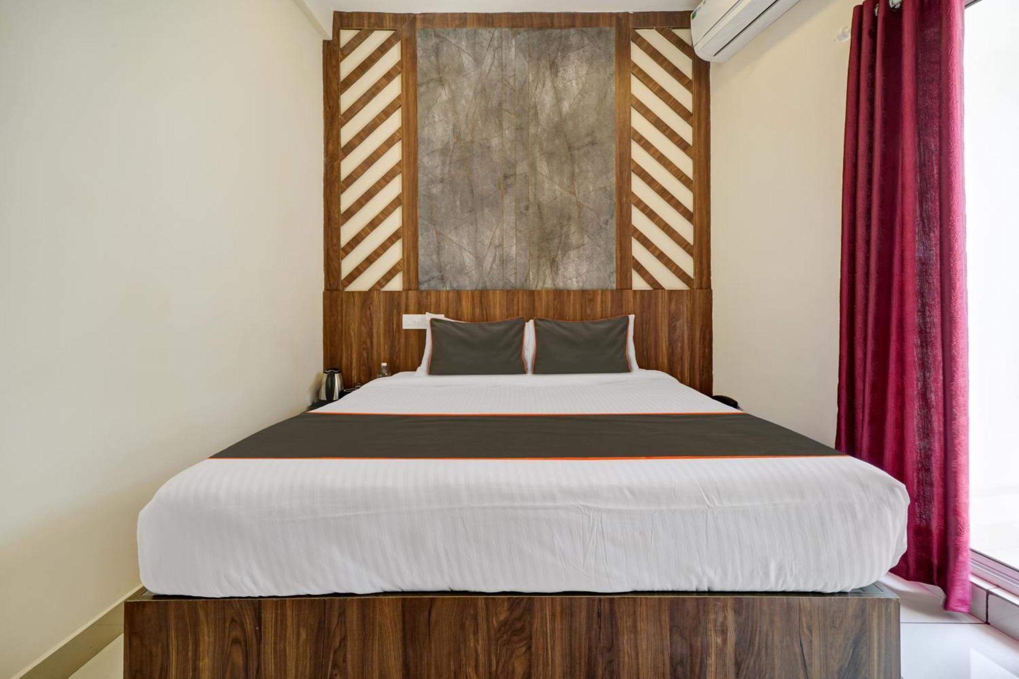 Gypsy Hotel Cusat Kochi Bagian luar foto