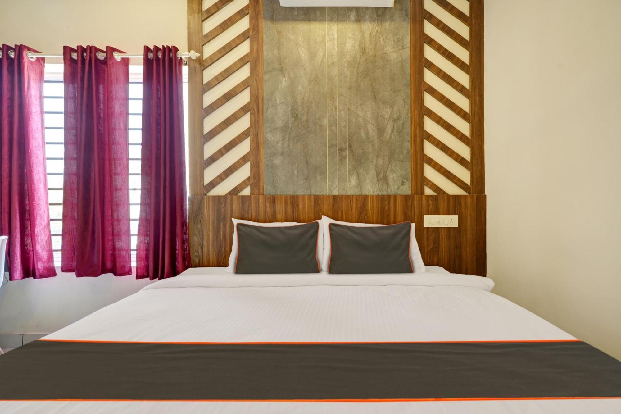 Gypsy Hotel Cusat Kochi Bagian luar foto