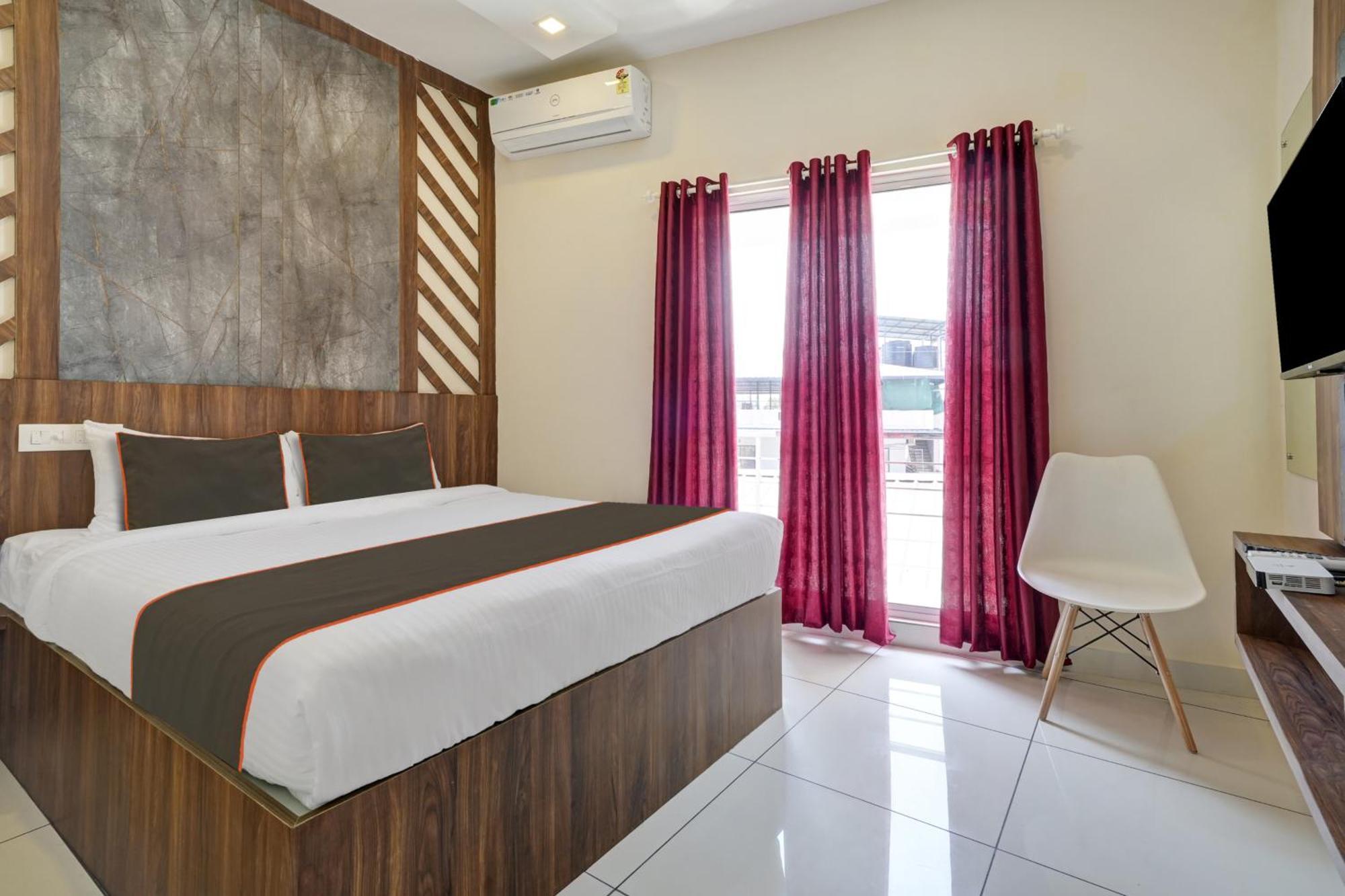 Gypsy Hotel Cusat Kochi Bagian luar foto