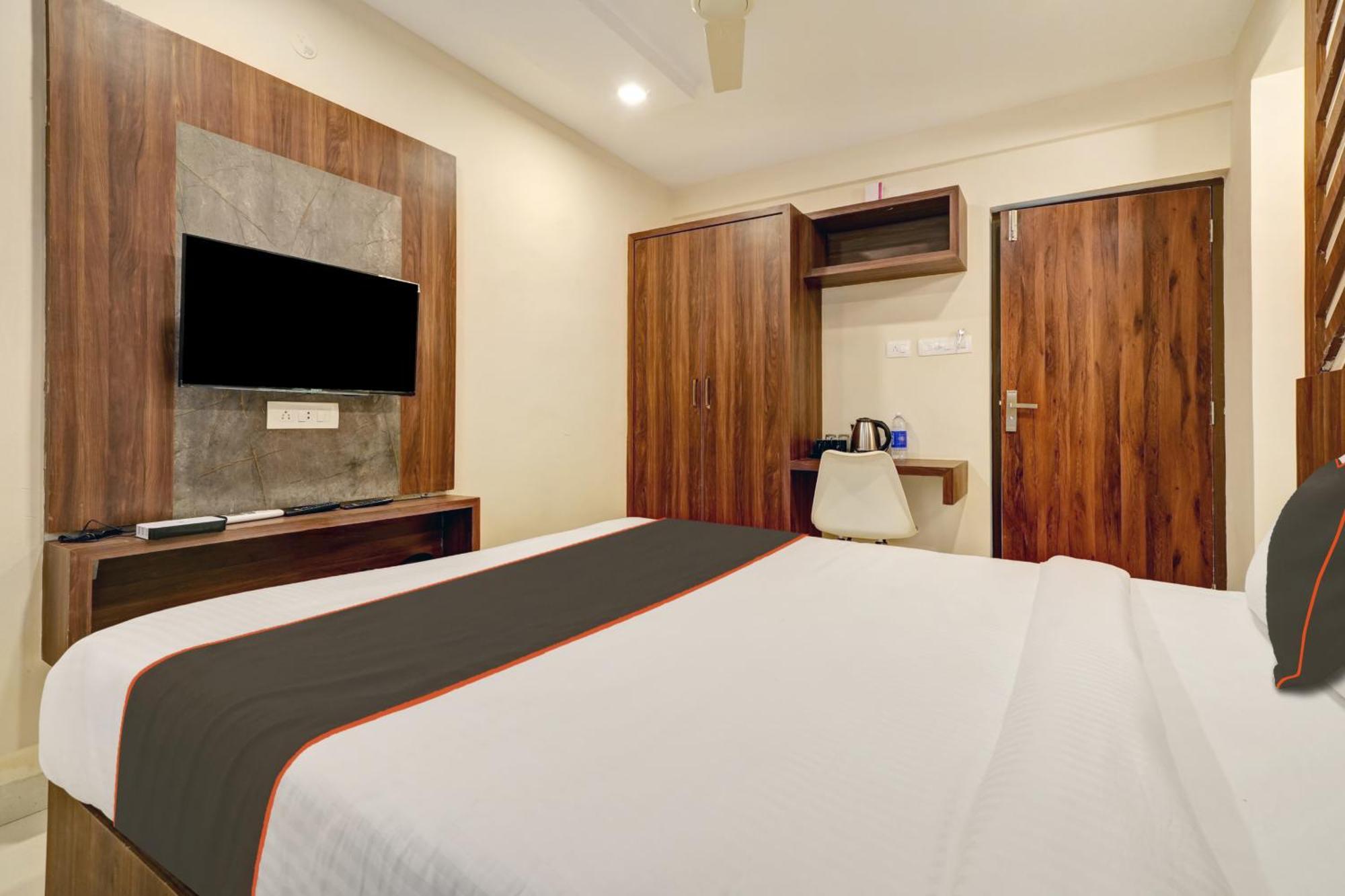 Gypsy Hotel Cusat Kochi Bagian luar foto